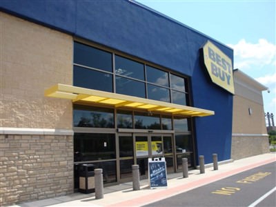 201 Louver Sunshade At Best Buy in NY 041609 002_1